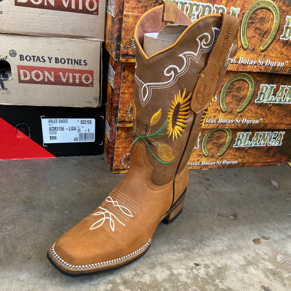 Ladies sunflower cowboy boots